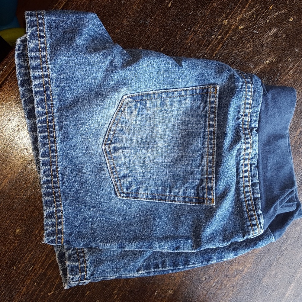 Maternity shorts